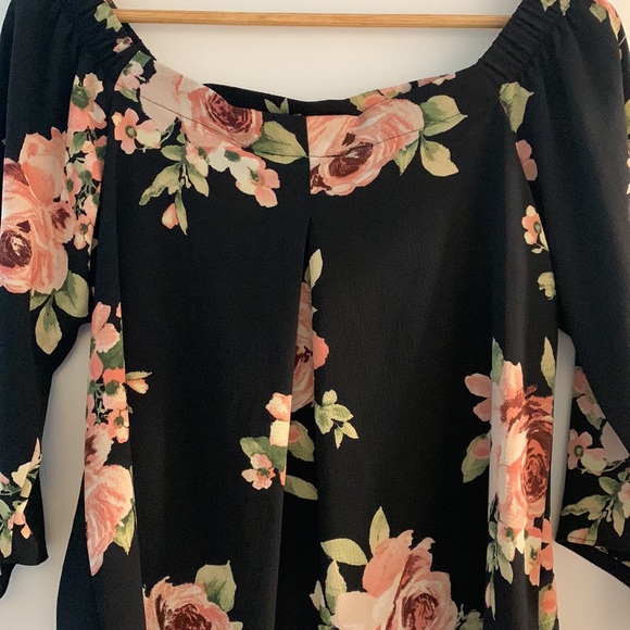 Stitch fix- Black and floral print off shoulder blouse - Picture 4 of 4